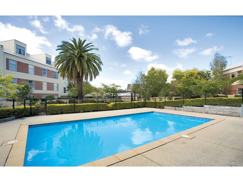 1/8 Louise St, Clifton Hill VIC 3068