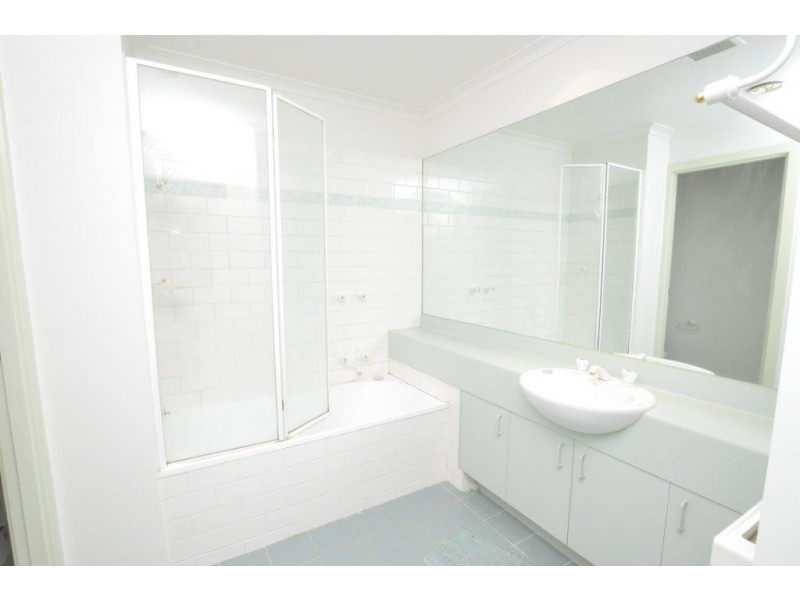 1/8 Louise St, Clifton Hill VIC 3068