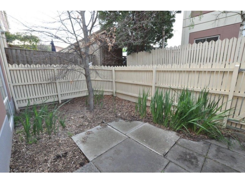 1/8 Louise St, Clifton Hill VIC 3068