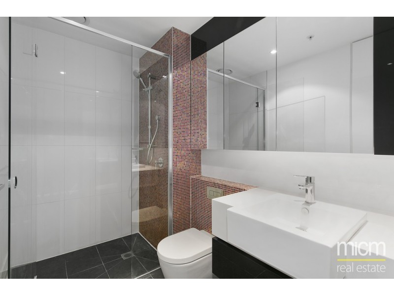 N1303/231-245 Harbour Esplanade, Docklands VIC 3008