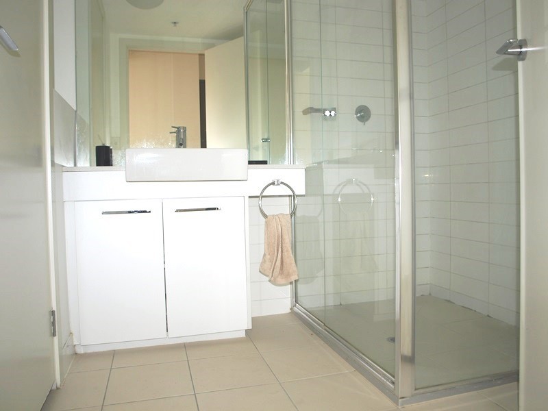 2608B/100 Harbour Esplanade, Docklands VIC 3008