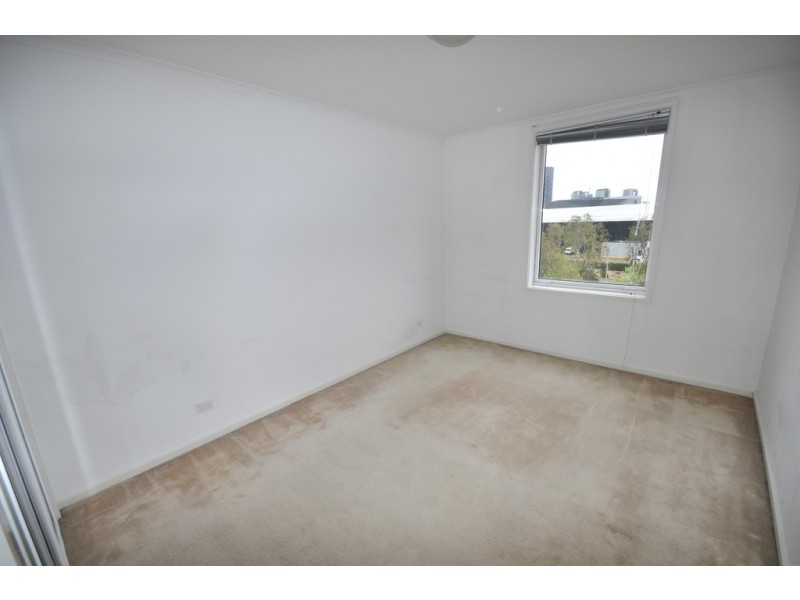 REF 23385/79 Whiteman Street, Southbank VIC 3006