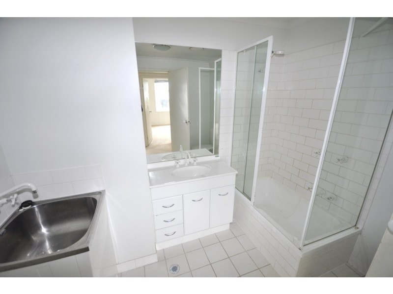 REF 23385/79 Whiteman Street, Southbank VIC 3006