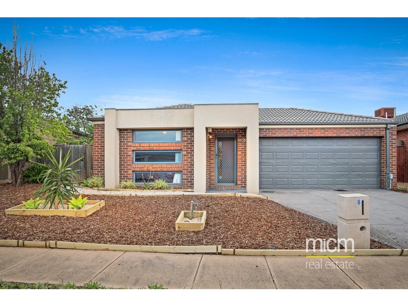 8 Mallard Close, Williams Landing VIC 3027