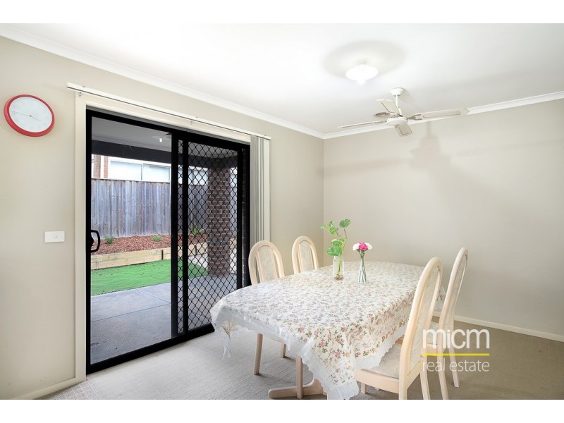 8 Mallard Close, Williams Landing VIC 3027