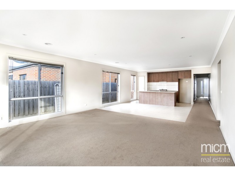 12 Umbrella Way, Point Cook VIC 3030