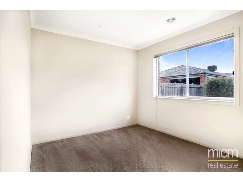 12 Umbrella Way, Point Cook VIC 3030