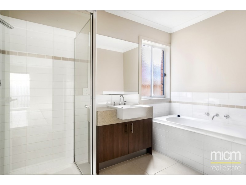 12 Umbrella Way, Point Cook VIC 3030