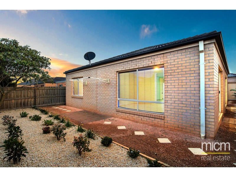 379 Boardwalk Boulevard, Point Cook VIC 3030