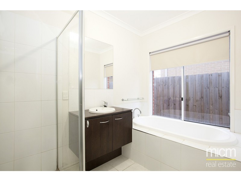 7 Pangana Drive, Point Cook VIC 3030