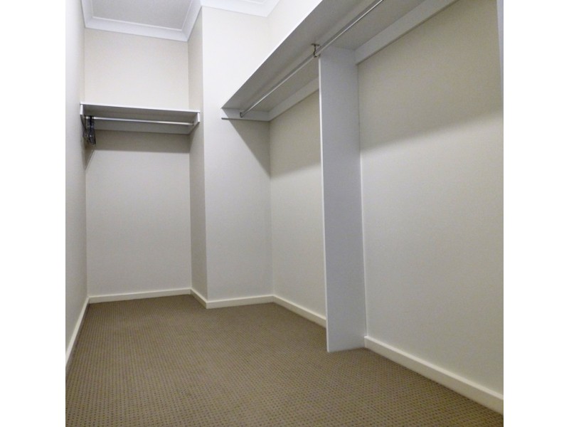 10 Whitetop Drive, Point Cook VIC 3030
