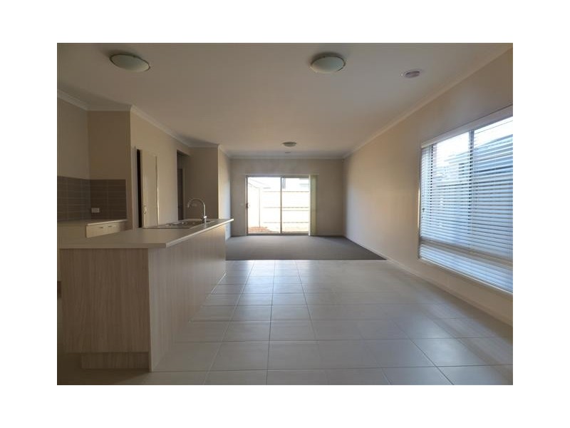 6 Lure Avenue, Point Cook VIC 3030