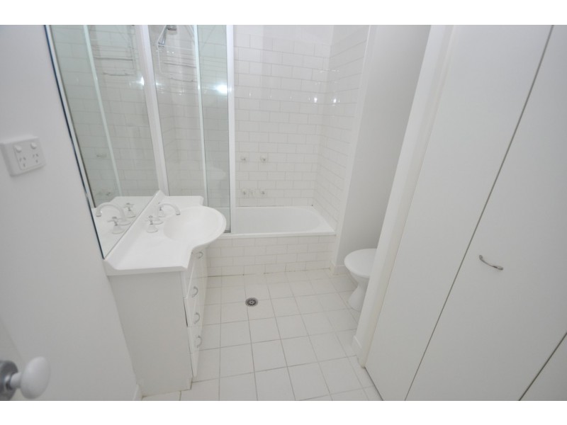 REF 23396/148 Wells Street, South Melbourne VIC 3205