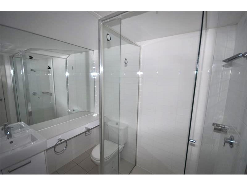 1205/100 Harbour Esplanade, Docklands VIC 3008