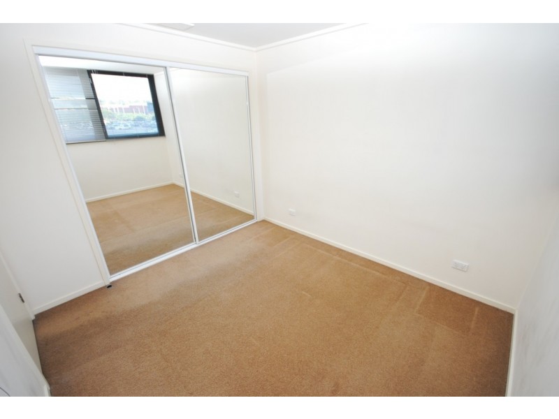 REF 23398/100 Kavanagh Street, Southbank VIC 3006