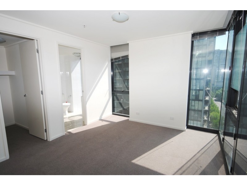 REF 23400/100 Kavanagh Street, Southbank VIC 3006