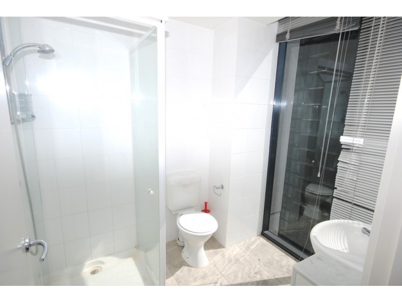 REF 23400/100 Kavanagh Street, Southbank VIC 3006
