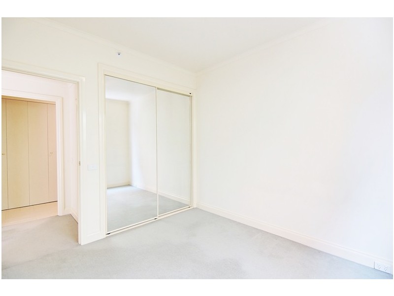 REF 23403/33 Latrobe Street, Melbourne VIC 3000