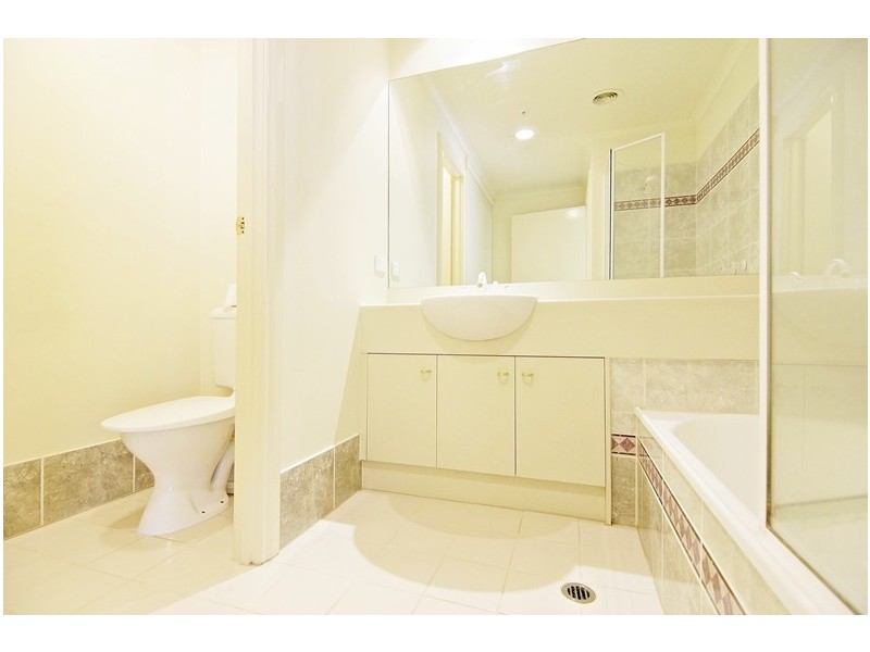 REF 23403/33 Latrobe Street, Melbourne VIC 3000