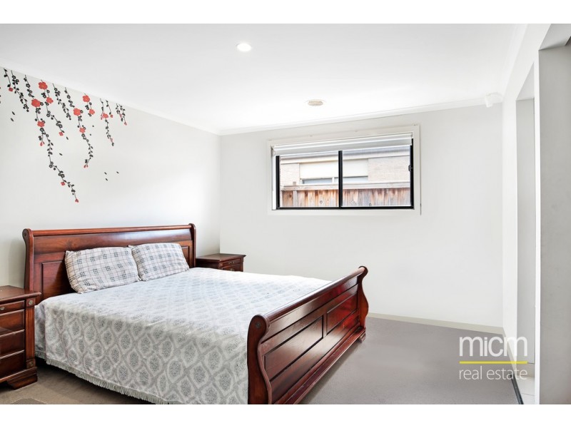 27 Eagle Way, Deer Park VIC 3023