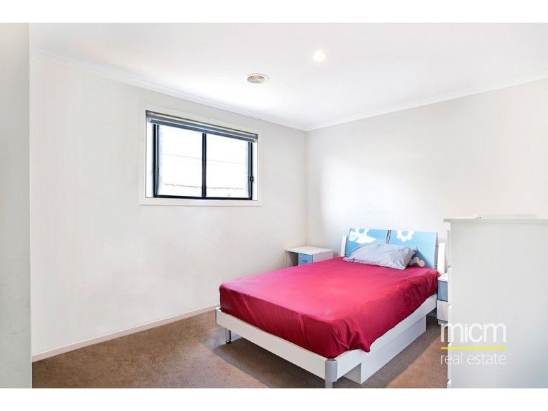 27 Eagle Way, Deer Park VIC 3023