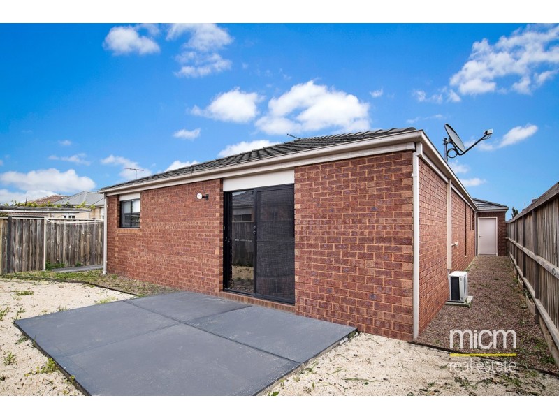 27 Eagle Way, Deer Park VIC 3023
