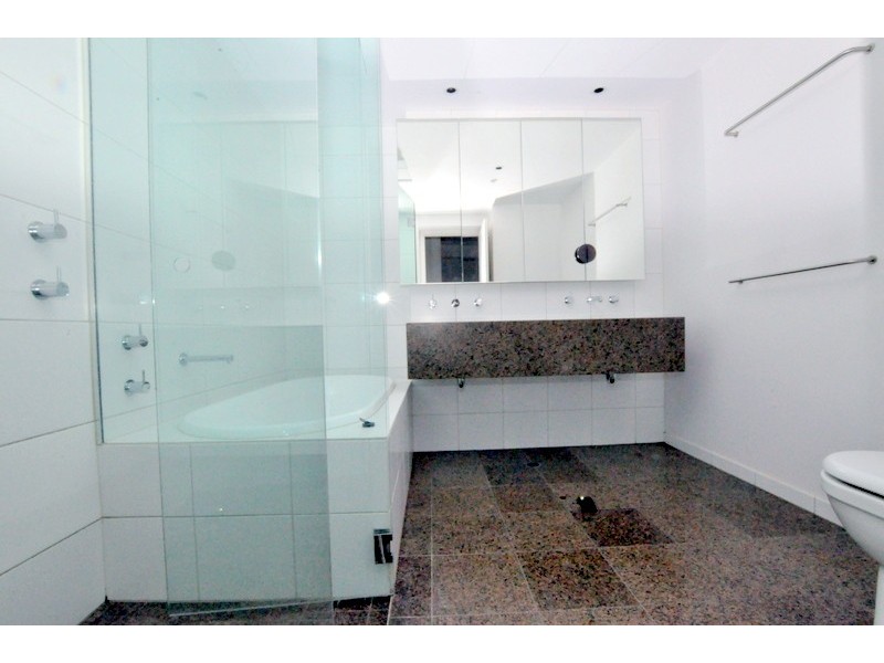 104/55 Victoria Harbour Promenade, Docklands VIC 3008