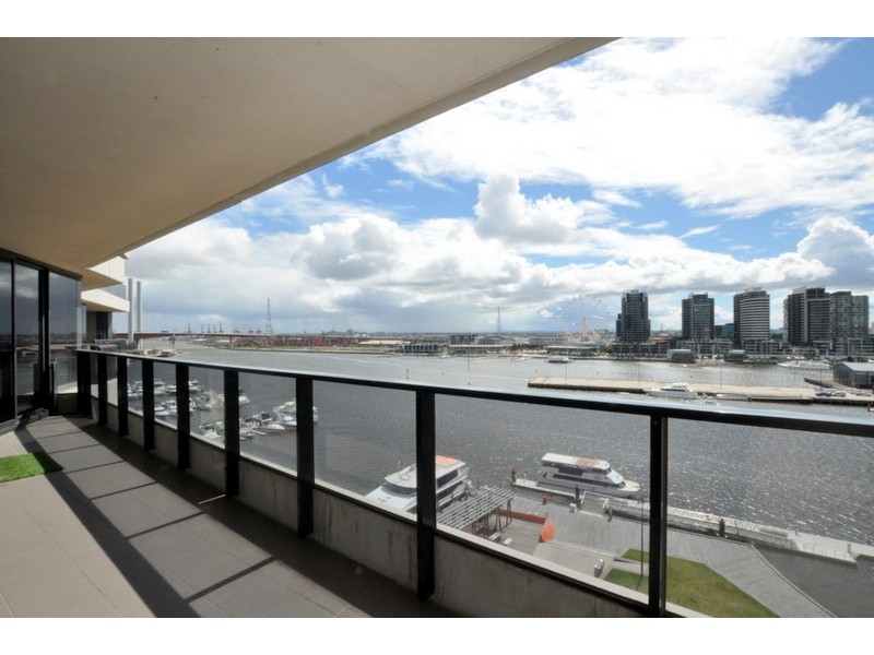 104/55 Victoria Harbour Promenade, Docklands VIC 3008