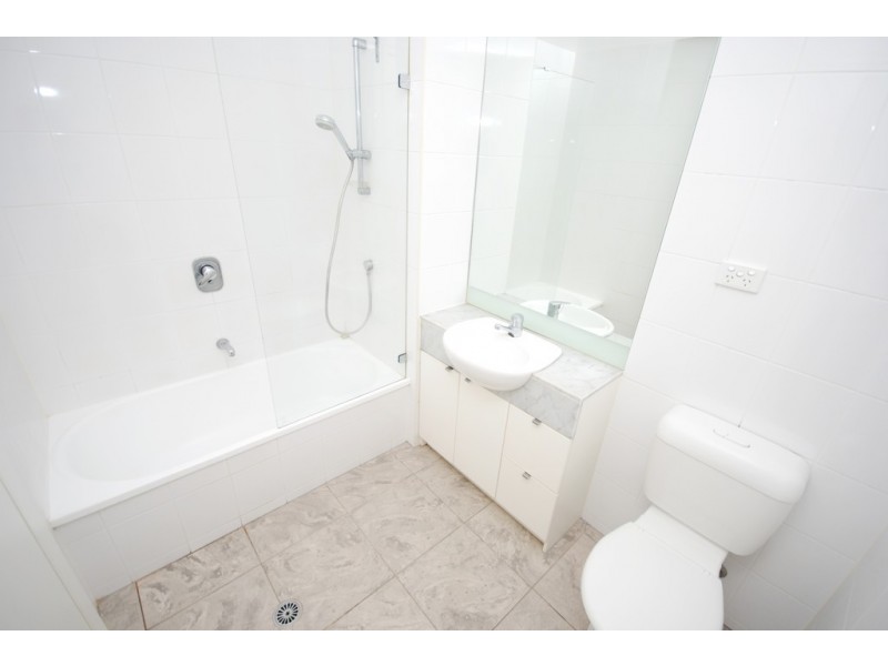 REF 23417/183 City Road, Southbank VIC 3006