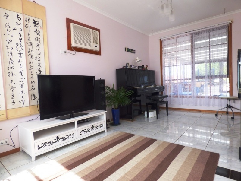 8 Strickland Avenue, Hoppers Crossing VIC 3029