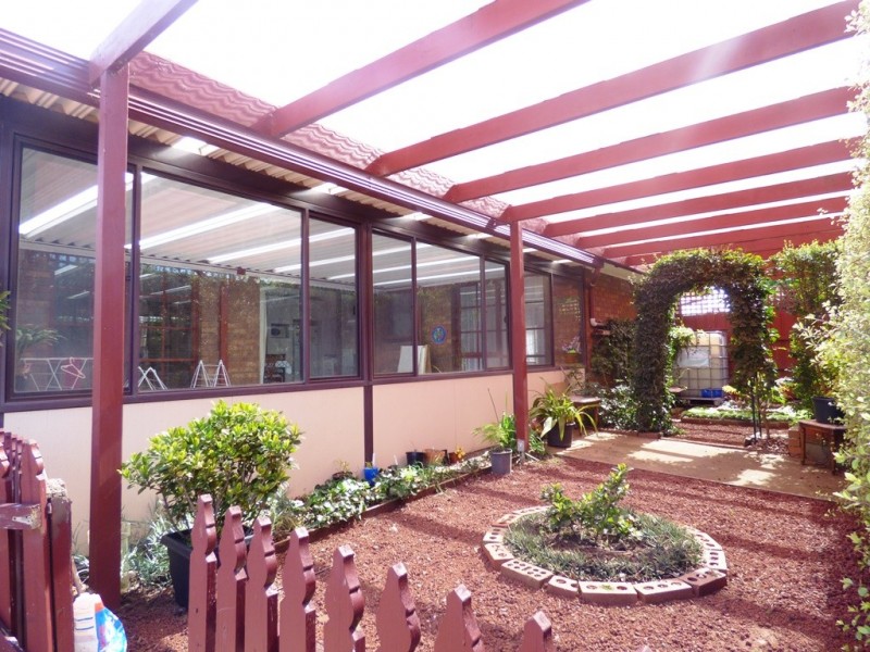 8 Strickland Avenue, Hoppers Crossing VIC 3029