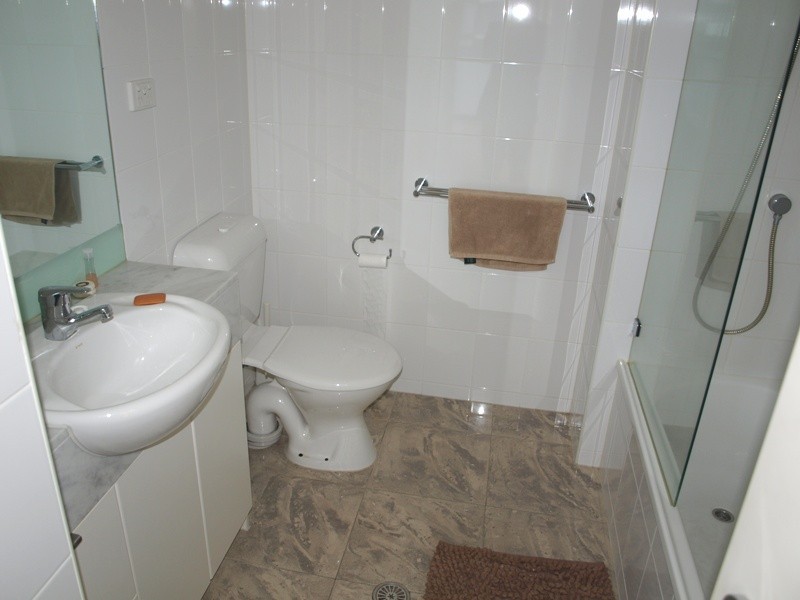 REF 23449/100 Kavanagh Street, Southbank VIC 3006