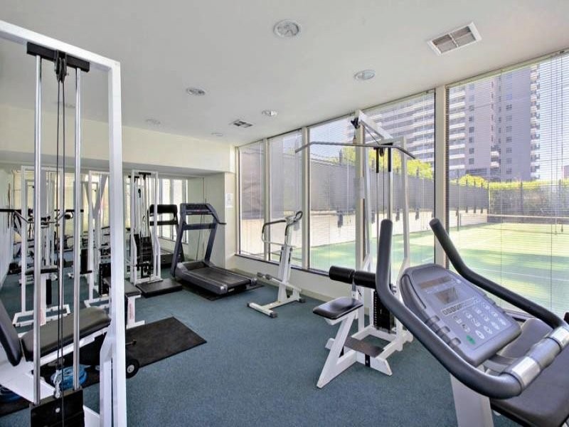 REF 23450/83 Whiteman Street, Southbank VIC 3006