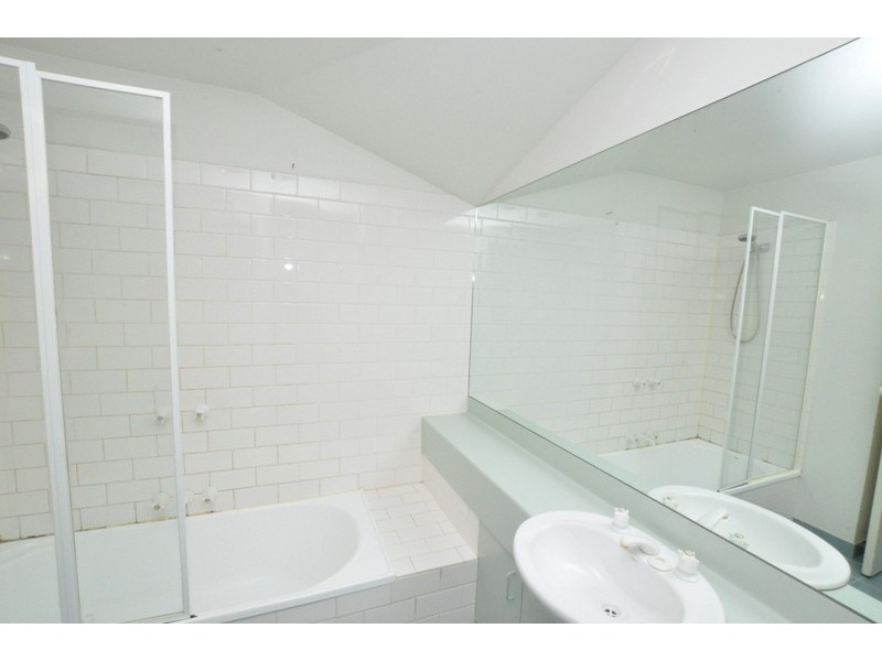 REF 23453/68 Wells Street, Southbank VIC 3006