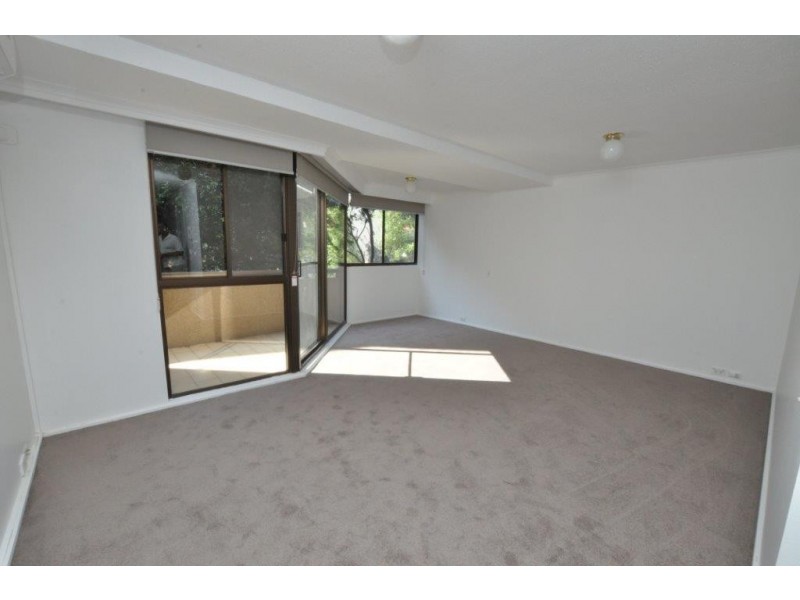 15/27 Queens Road, Melbourne VIC 3000