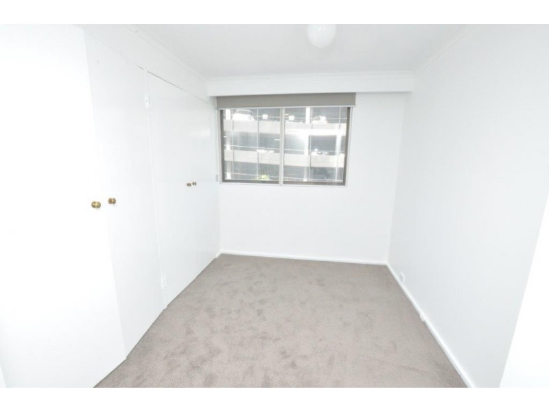 15/27 Queens Road, Melbourne VIC 3000