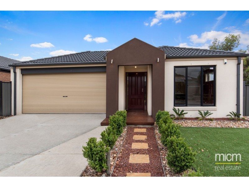 68 Breasley Parkway, Point Cook VIC 3030