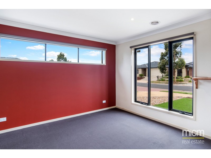 68 Breasley Parkway, Point Cook VIC 3030