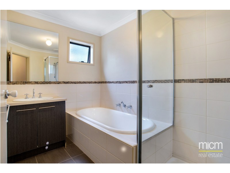 68 Breasley Parkway, Point Cook VIC 3030