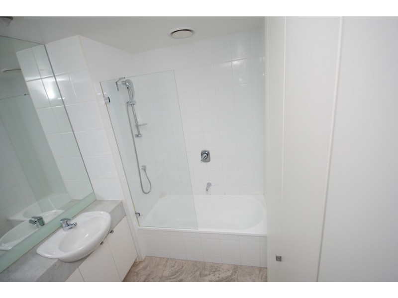 REF 23467/173 City Road, Southbank VIC 3006