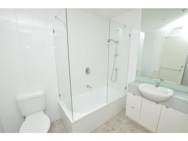 REF 23477/173 City Road, Southbank VIC 3006