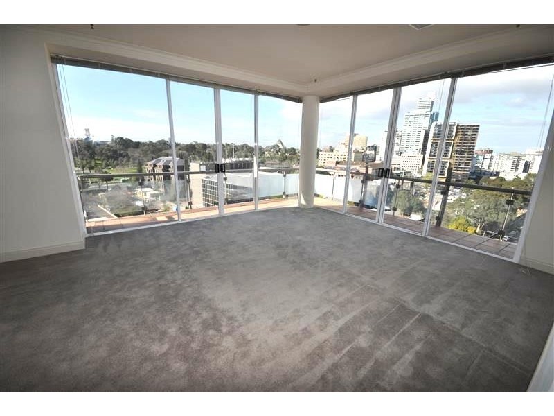 REF 33320/8 Wells Street, Southbank VIC 3006