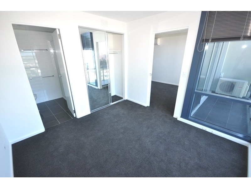 REF 33148/241 City Road, Southbank VIC 3006