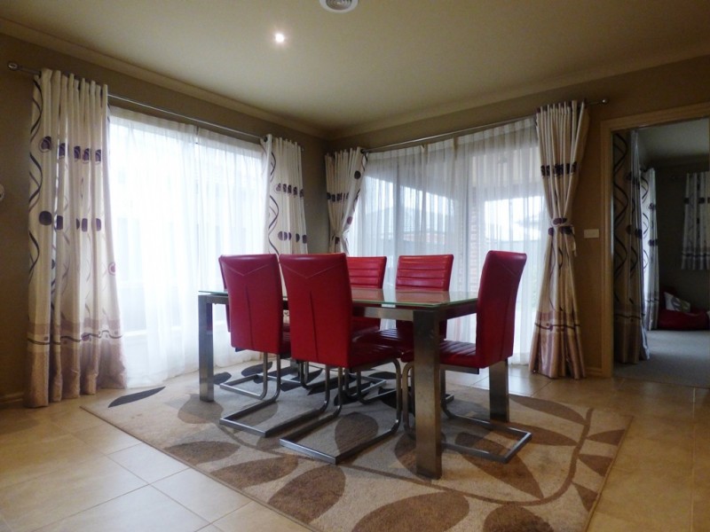 32 Pearce Circuit, Point Cook VIC 3030