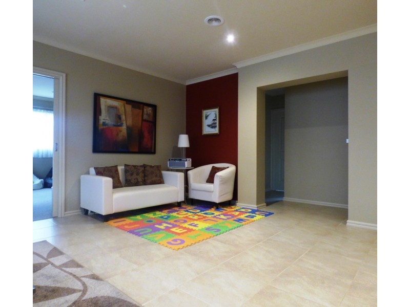 32 Pearce Circuit, Point Cook VIC 3030