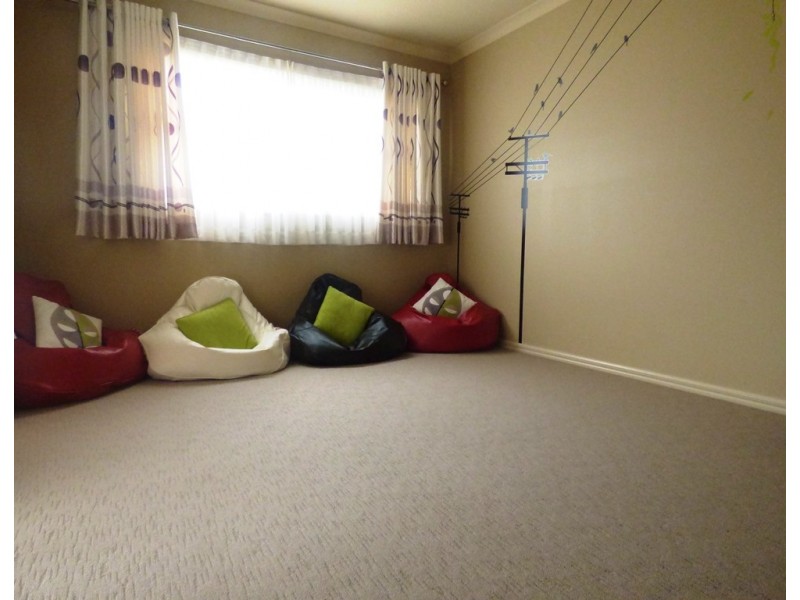 32 Pearce Circuit, Point Cook VIC 3030