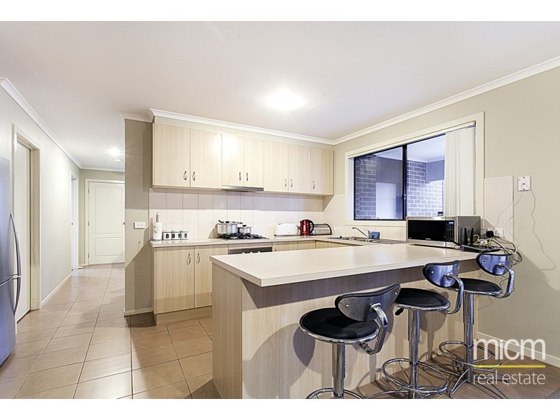 16 Balmain Circuit, Taylors Hill VIC 3037