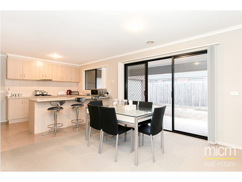 16 Balmain Circuit, Taylors Hill VIC 3037