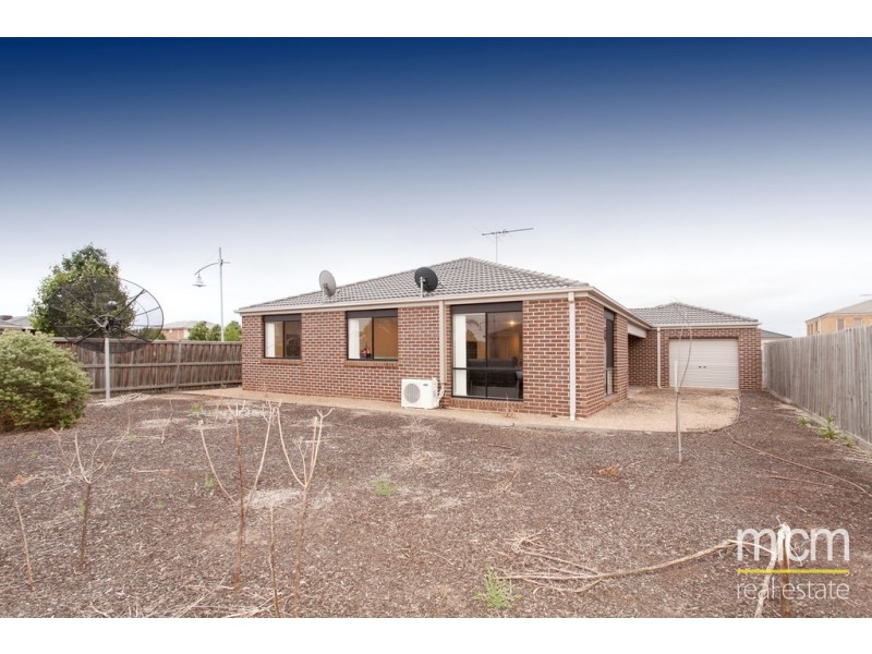 16 Balmain Circuit, Taylors Hill VIC 3037