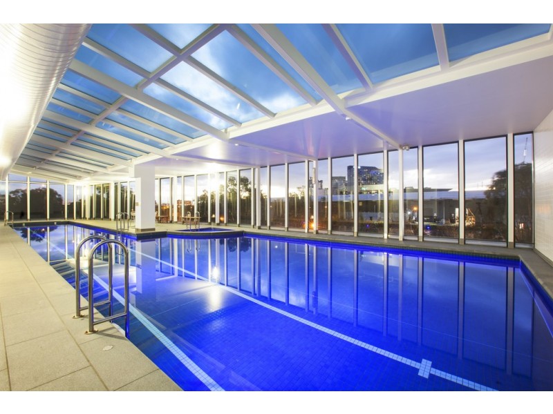 REF 23502/83 Whiteman Street, Southbank VIC 3006